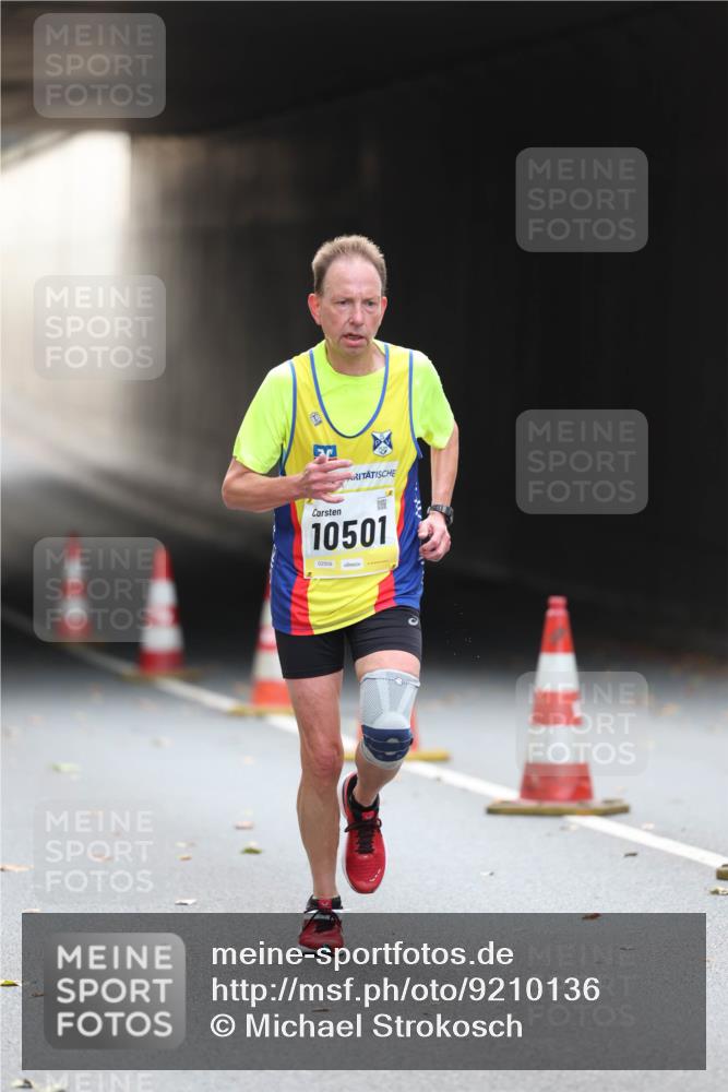 05.10.2025 - 20. swb-Marathon Bremen Michael Strokosch http://msf.ph/oto/9210136 05.10.2025 10:33:38 Laufen 10501 meine-sportfotos.de