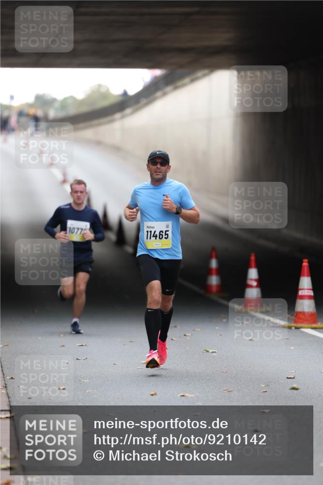 05.10.2025 - 20. swb-Marathon Bremen Michael Strokosch http://msf.ph/oto/9210142 05.10.2025 10:33:42 Laufen 11465 meine-sportfotos.de