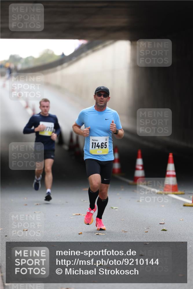 05.10.2025 - 20. swb-Marathon Bremen Michael Strokosch http://msf.ph/oto/9210144 05.10.2025 10:33:43 Laufen 11465 meine-sportfotos.de