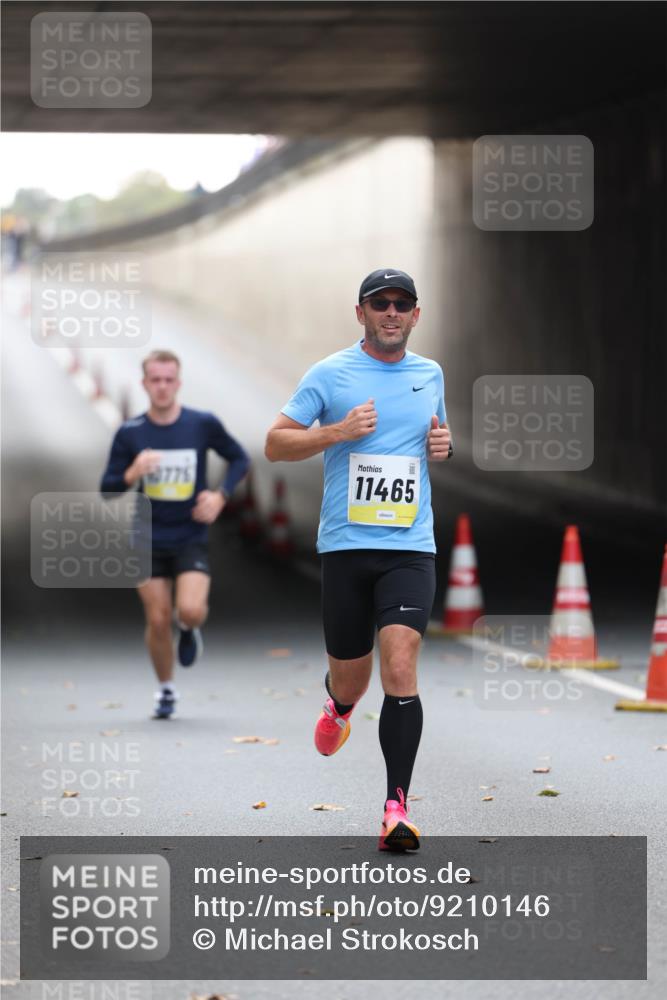 05.10.2025 - 20. swb-Marathon Bremen Michael Strokosch http://msf.ph/oto/9210146 05.10.2025 10:33:43 Laufen 0776, 11465 meine-sportfotos.de