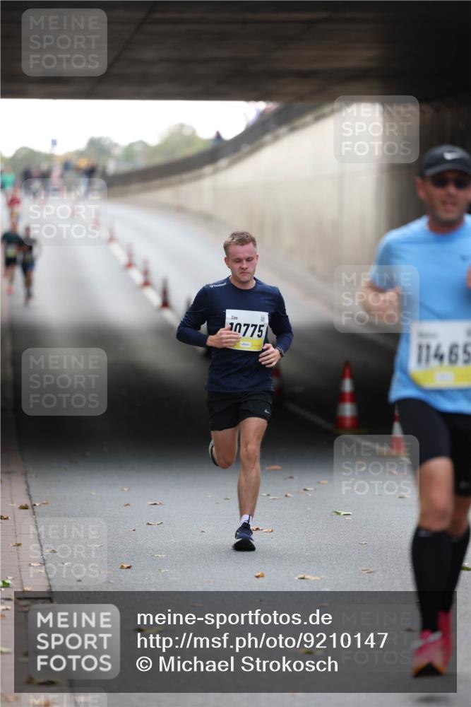 05.10.2025 - 20. swb-Marathon Bremen Michael Strokosch http://msf.ph/oto/9210147 05.10.2025 10:33:44 Laufen 10775, 11465 meine-sportfotos.de