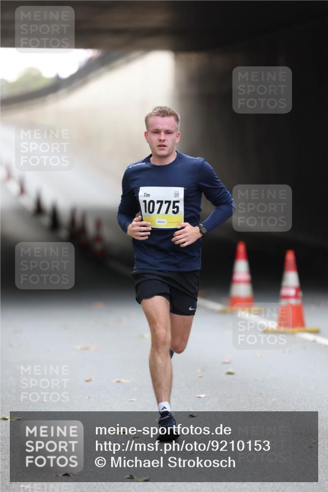 05.10.2025 - 20. swb-Marathon Bremen Michael Strokosch http://msf.ph/oto/9210153 05.10.2025 10:33:46 Laufen 10775 meine-sportfotos.de