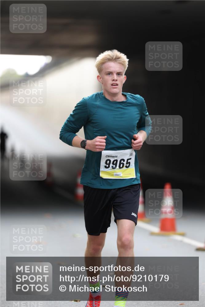 05.10.2025 - 20. swb-Marathon Bremen Michael Strokosch http://msf.ph/oto/9210179 05.10.2025 10:34:04 Laufen 9965 meine-sportfotos.de