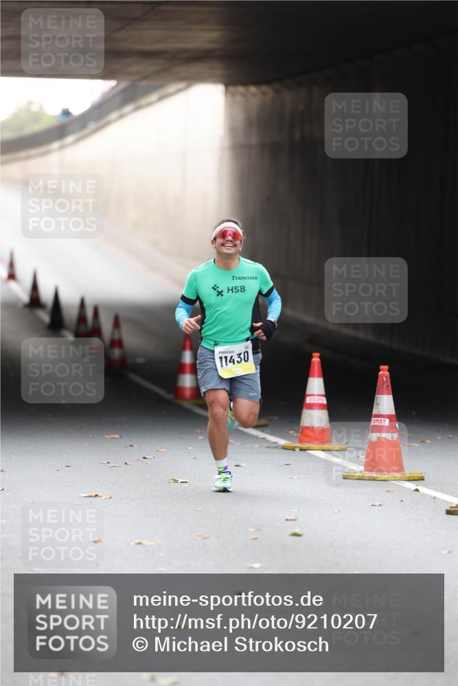 05.10.2025 - 20. swb-Marathon Bremen Michael Strokosch http://msf.ph/oto/9210207 05.10.2025 10:34:17 Laufen 11430 meine-sportfotos.de