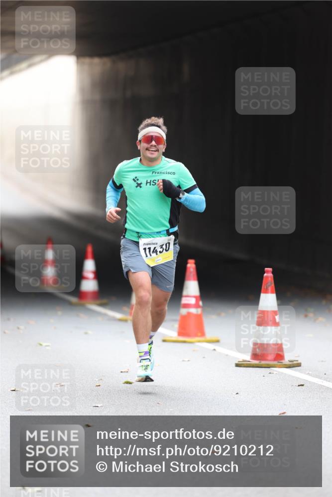 05.10.2025 - 20. swb-Marathon Bremen Michael Strokosch http://msf.ph/oto/9210212 05.10.2025 10:34:18 Laufen 11430 meine-sportfotos.de