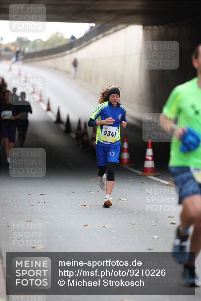 05.10.2025 - 20. swb-Marathon Bremen Michael Strokosch http://msf.ph/oto/9210226 05.10.2025 10:34:40 Laufen 9341 meine-sportfotos.de