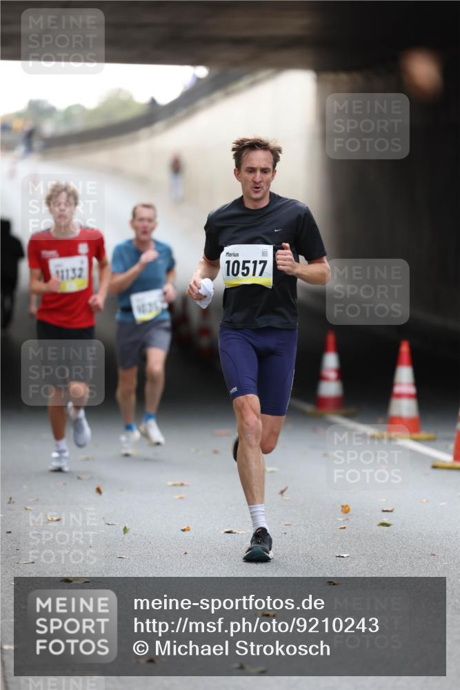 05.10.2025 - 20. swb-Marathon Bremen Michael Strokosch http://msf.ph/oto/9210243 05.10.2025 10:34:45 Laufen 11132, 10517 meine-sportfotos.de