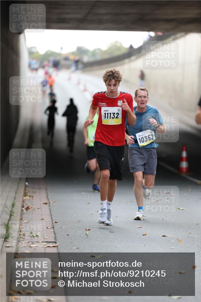 05.10.2025 - 20. swb-Marathon Bremen Michael Strokosch http://msf.ph/oto/9210245 05.10.2025 10:34:47 Laufen 11132, 10352 meine-sportfotos.de