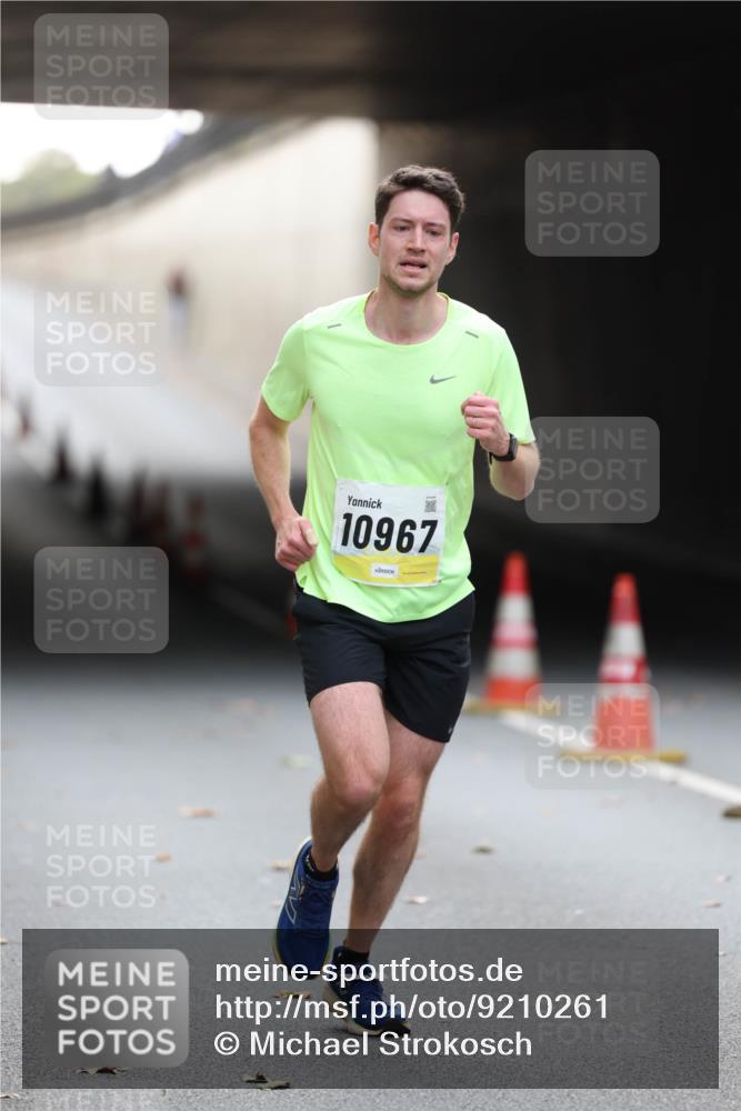 05.10.2025 - 20. swb-Marathon Bremen Michael Strokosch http://msf.ph/oto/9210261 05.10.2025 10:34:51 Laufen 10967 meine-sportfotos.de