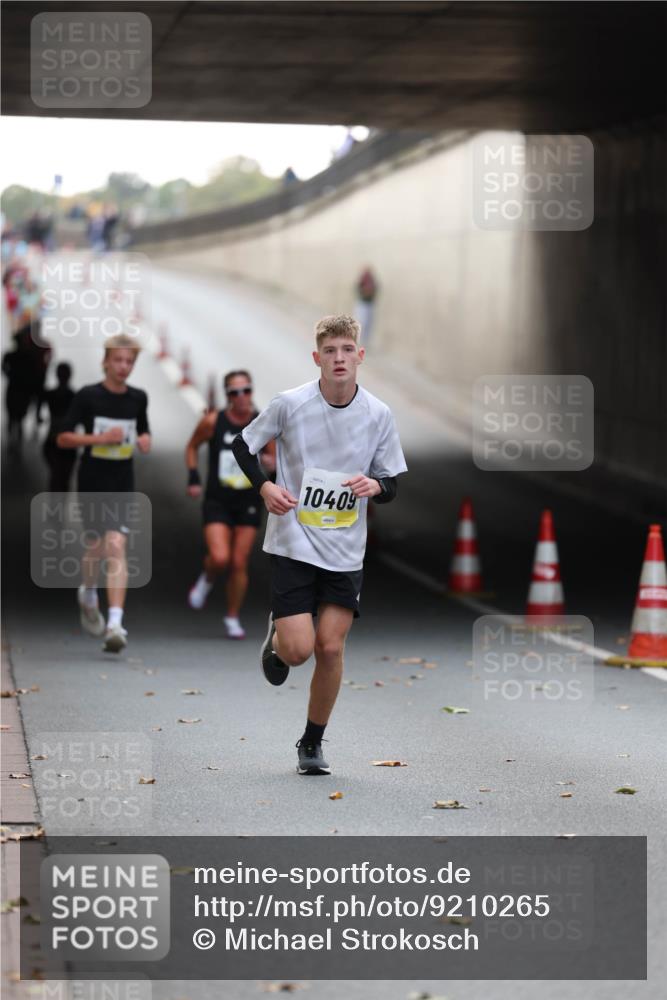 05.10.2025 - 20. swb-Marathon Bremen Michael Strokosch http://msf.ph/oto/9210265 05.10.2025 10:34:55 Laufen 10409 meine-sportfotos.de