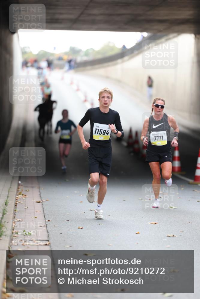 05.10.2025 - 20. swb-Marathon Bremen Michael Strokosch http://msf.ph/oto/9210272 05.10.2025 10:34:57 Laufen 11594, 7111 meine-sportfotos.de