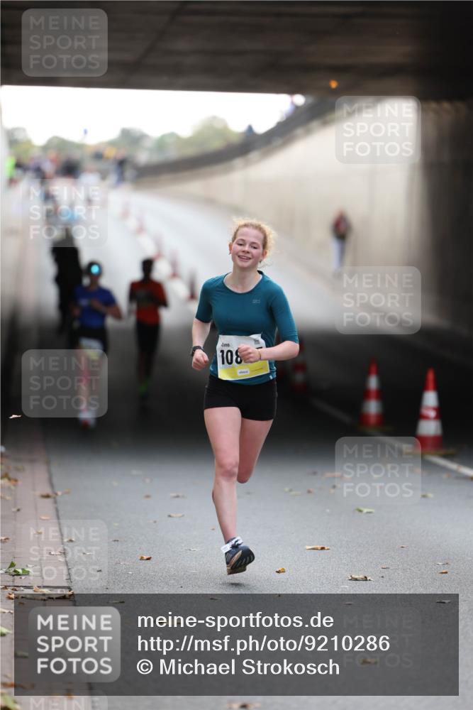 05.10.2025 - 20. swb-Marathon Bremen Michael Strokosch http://msf.ph/oto/9210286 05.10.2025 10:35:03 Laufen 108 meine-sportfotos.de