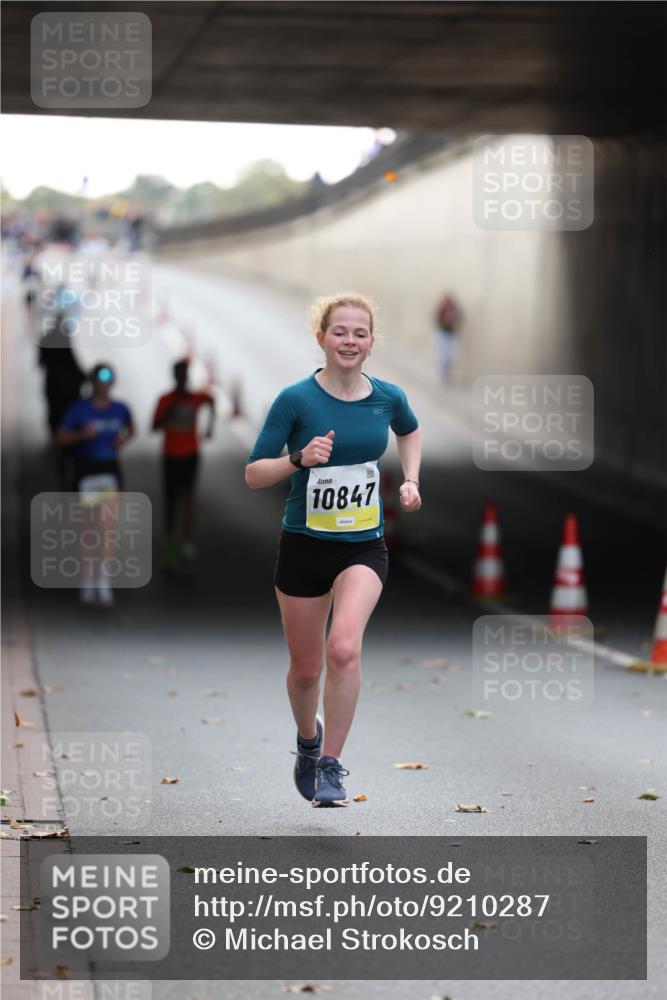 05.10.2025 - 20. swb-Marathon Bremen Michael Strokosch http://msf.ph/oto/9210287 05.10.2025 10:35:03 Laufen 10847 meine-sportfotos.de