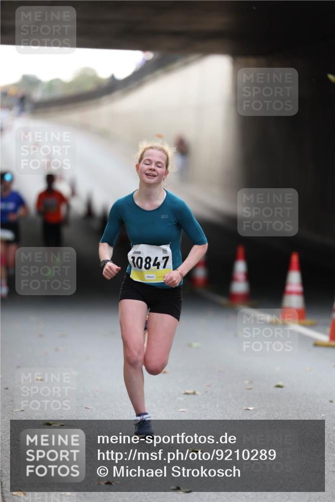 05.10.2025 - 20. swb-Marathon Bremen Michael Strokosch http://msf.ph/oto/9210289 05.10.2025 10:35:03 Laufen 10847 meine-sportfotos.de