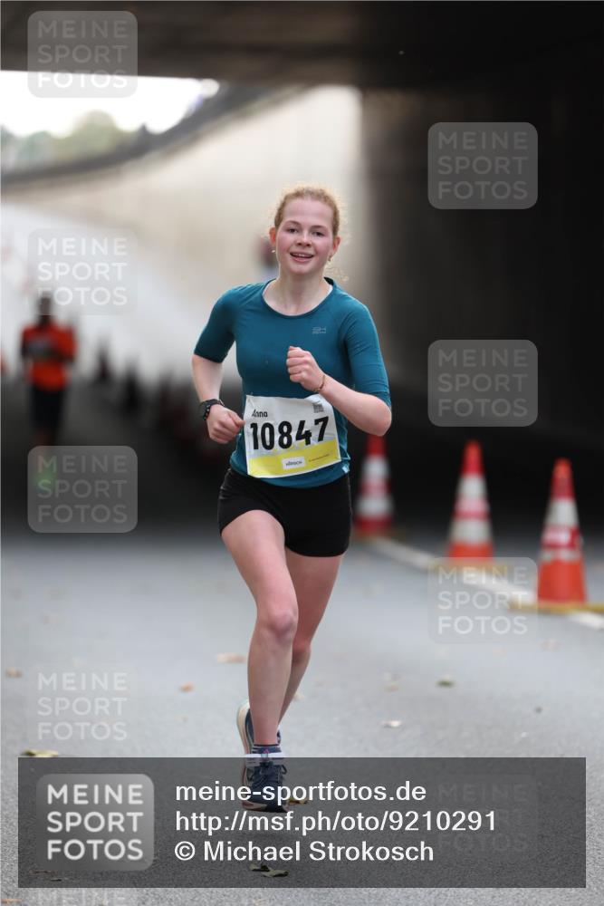 05.10.2025 - 20. swb-Marathon Bremen Michael Strokosch http://msf.ph/oto/9210291 05.10.2025 10:35:04 Laufen 10847, 10847 meine-sportfotos.de