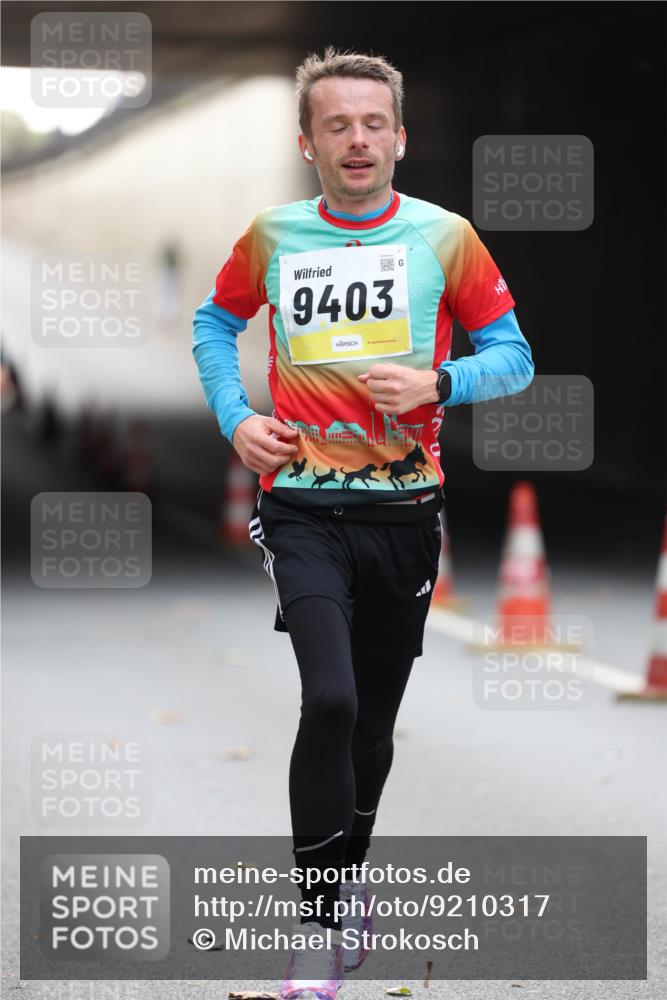 05.10.2025 - 20. swb-Marathon Bremen Michael Strokosch http://msf.ph/oto/9210317 05.10.2025 10:35:15 Laufen 9403 meine-sportfotos.de