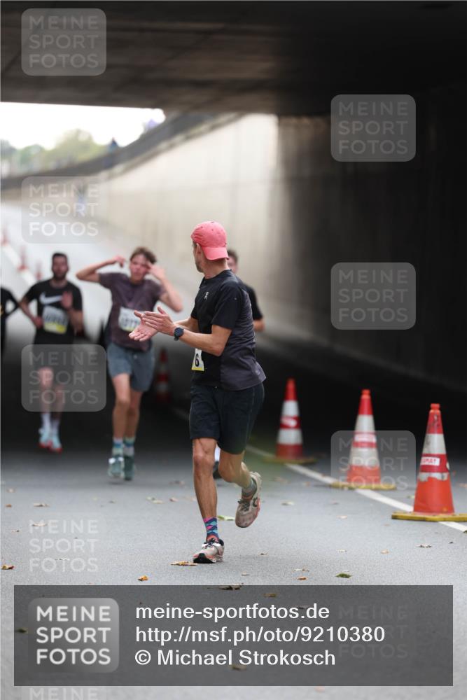 05.10.2025 - 20. swb-Marathon Bremen Michael Strokosch http://msf.ph/oto/9210380 05.10.2025 10:35:47 Laufen 6 meine-sportfotos.de