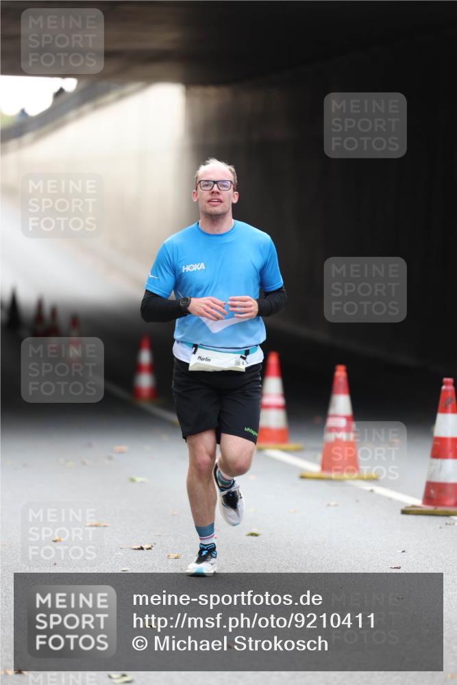 05.10.2025 - 20. swb-Marathon Bremen Michael Strokosch http://msf.ph/oto/9210411 05.10.2025 10:35:57 Laufen  meine-sportfotos.de