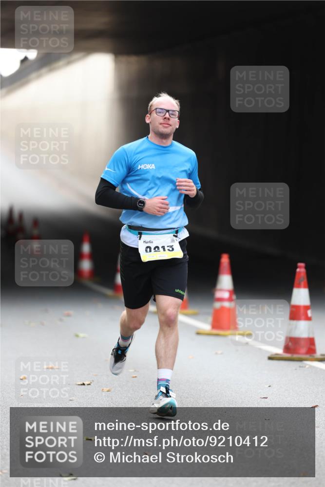 05.10.2025 - 20. swb-Marathon Bremen Michael Strokosch http://msf.ph/oto/9210412 05.10.2025 10:35:57 Laufen 0213 meine-sportfotos.de