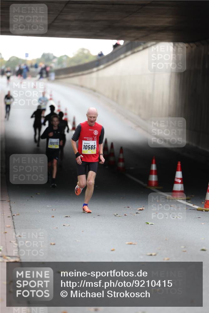 05.10.2025 - 20. swb-Marathon Bremen Michael Strokosch http://msf.ph/oto/9210415 05.10.2025 10:36:02 Laufen 10070, 10565 meine-sportfotos.de