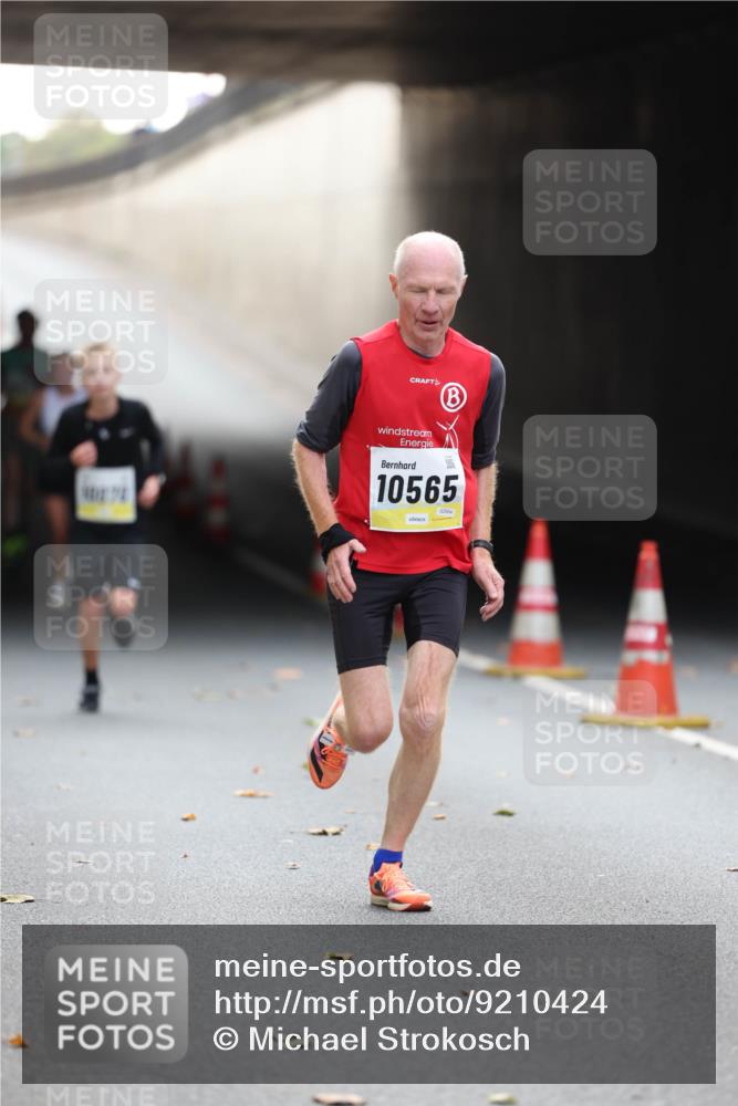 05.10.2025 - 20. swb-Marathon Bremen Michael Strokosch http://msf.ph/oto/9210424 05.10.2025 10:36:06 Laufen 10565, 02554 meine-sportfotos.de