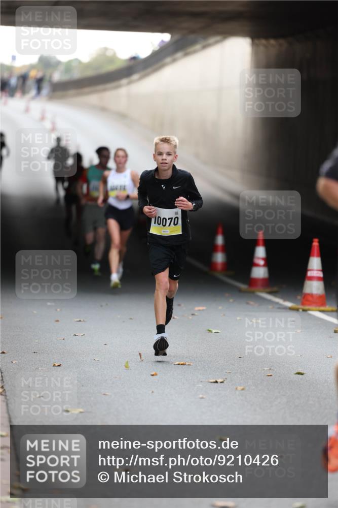 05.10.2025 - 20. swb-Marathon Bremen Michael Strokosch http://msf.ph/oto/9210426 05.10.2025 10:36:07 Laufen 10070 meine-sportfotos.de