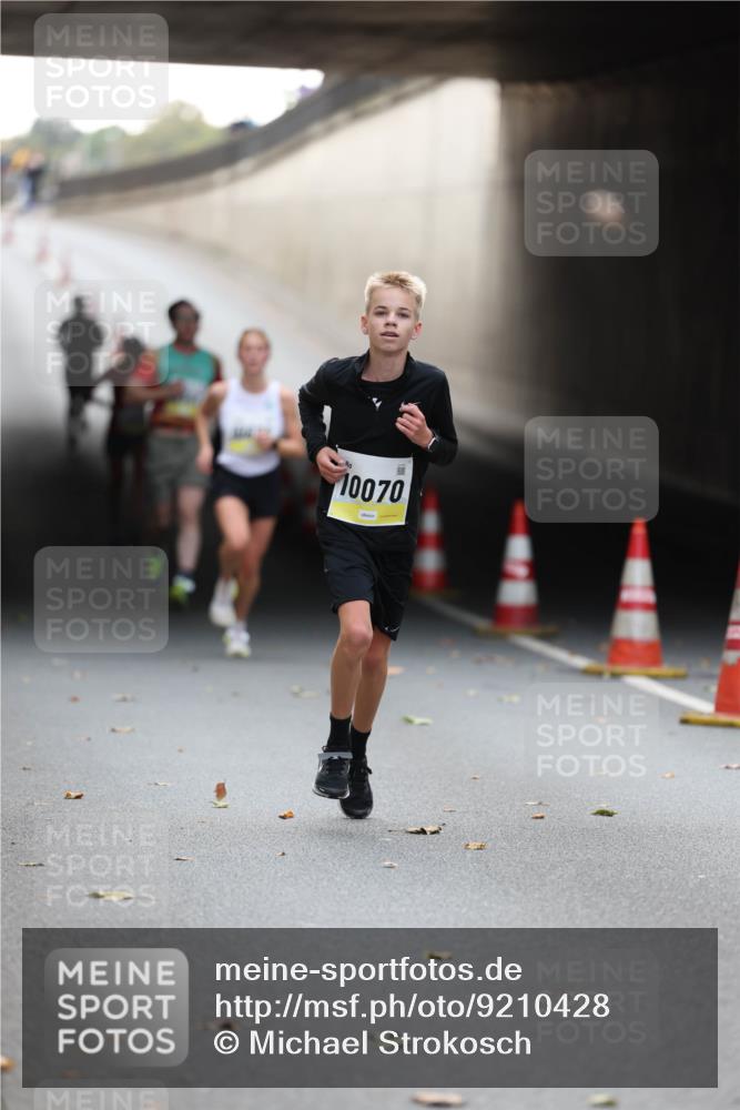 05.10.2025 - 20. swb-Marathon Bremen Michael Strokosch http://msf.ph/oto/9210428 05.10.2025 10:36:07 Laufen 10070 meine-sportfotos.de