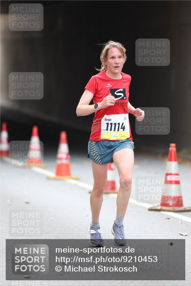 05.10.2025 - 20. swb-Marathon Bremen Michael Strokosch http://msf.ph/oto/9210453 05.10.2025 10:36:16 Laufen 11114 meine-sportfotos.de