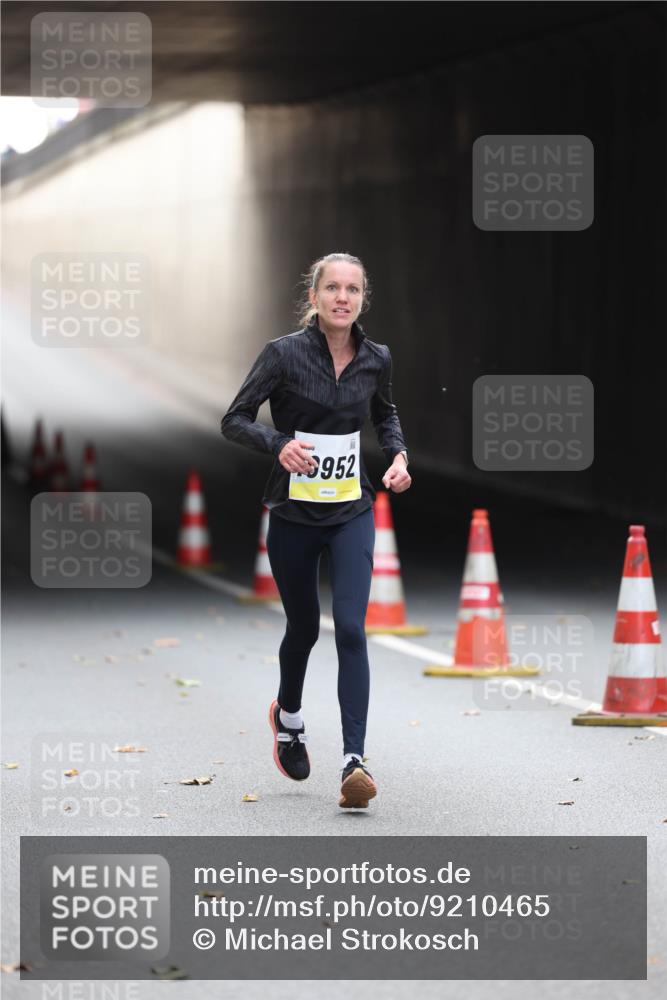 05.10.2025 - 20. swb-Marathon Bremen Michael Strokosch http://msf.ph/oto/9210465 05.10.2025 10:36:23 Laufen 952 meine-sportfotos.de