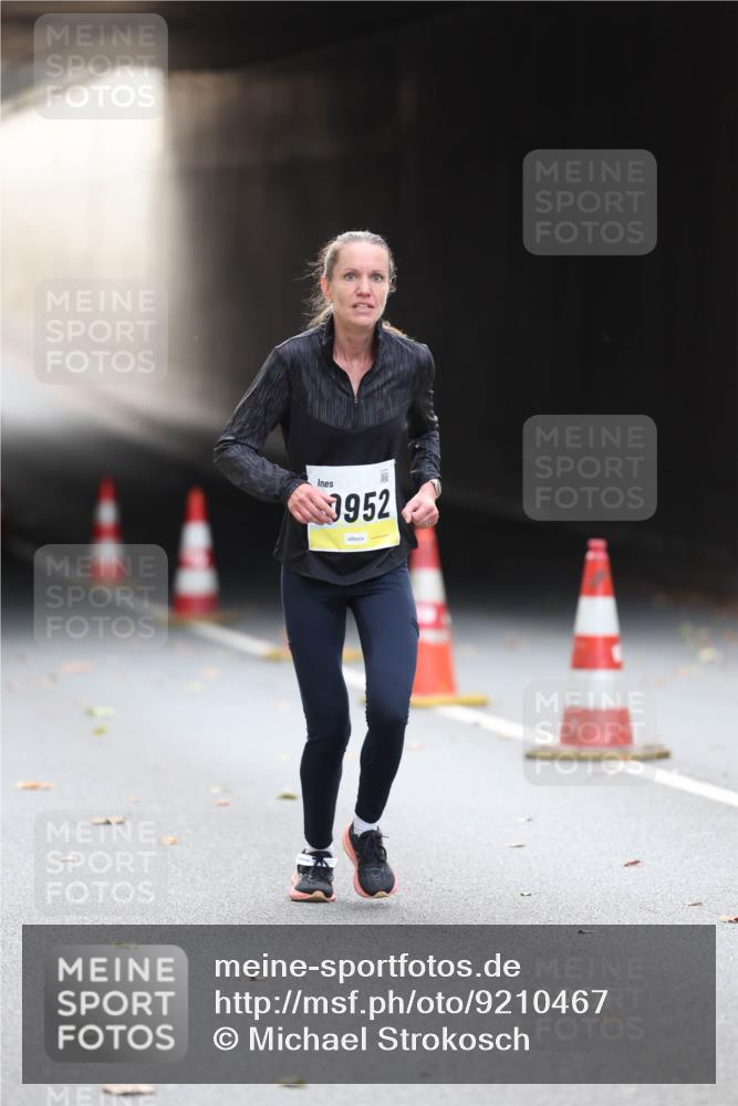 05.10.2025 - 20. swb-Marathon Bremen Michael Strokosch http://msf.ph/oto/9210467 05.10.2025 10:36:24 Laufen 1952 meine-sportfotos.de
