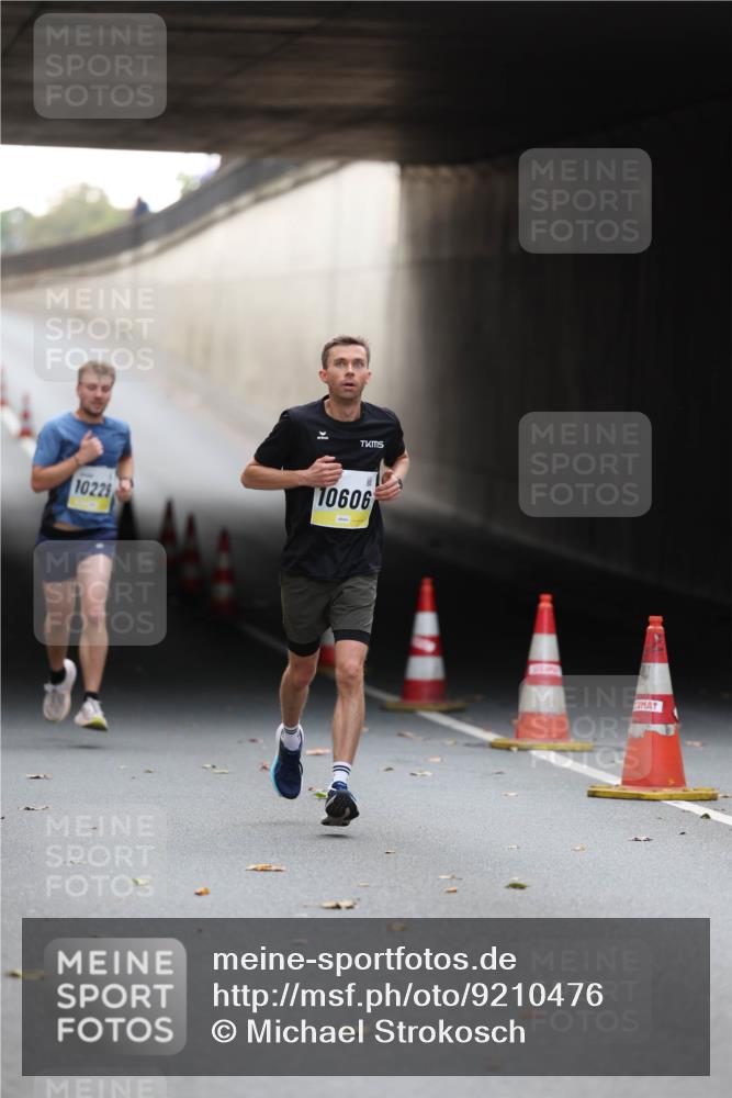 05.10.2025 - 20. swb-Marathon Bremen Michael Strokosch http://msf.ph/oto/9210476 05.10.2025 10:36:39 Laufen 10229, 10606 meine-sportfotos.de