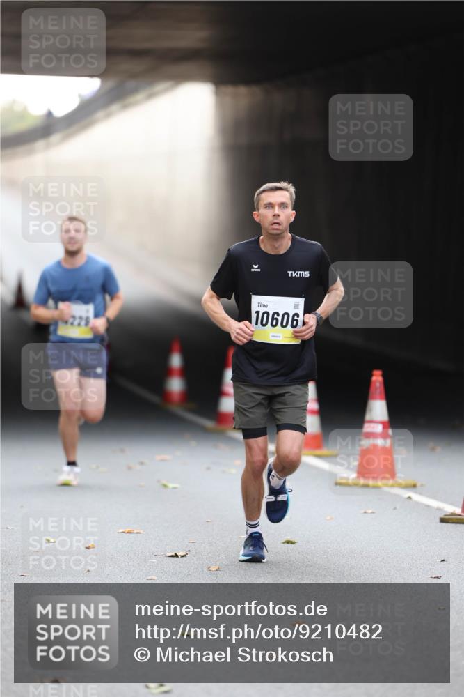 05.10.2025 - 20. swb-Marathon Bremen Michael Strokosch http://msf.ph/oto/9210482 05.10.2025 10:36:41 Laufen 10606 meine-sportfotos.de