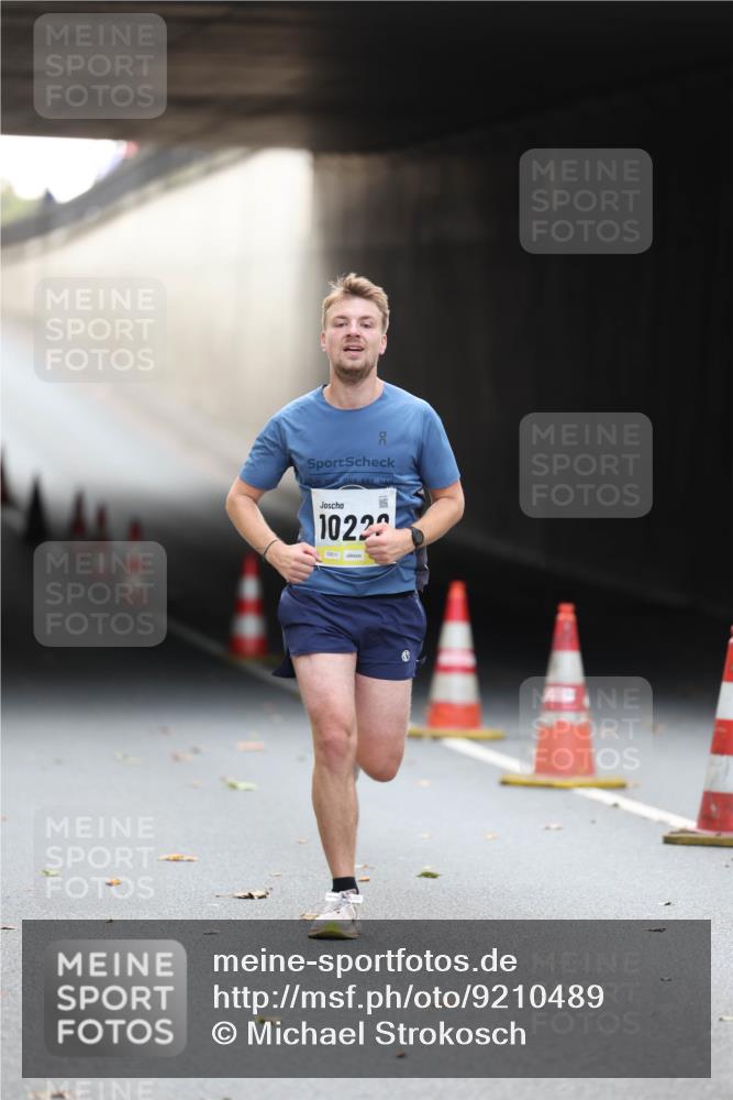 05.10.2025 - 20. swb-Marathon Bremen Michael Strokosch http://msf.ph/oto/9210489 05.10.2025 10:36:43 Laufen 20, 10222, 02611 meine-sportfotos.de