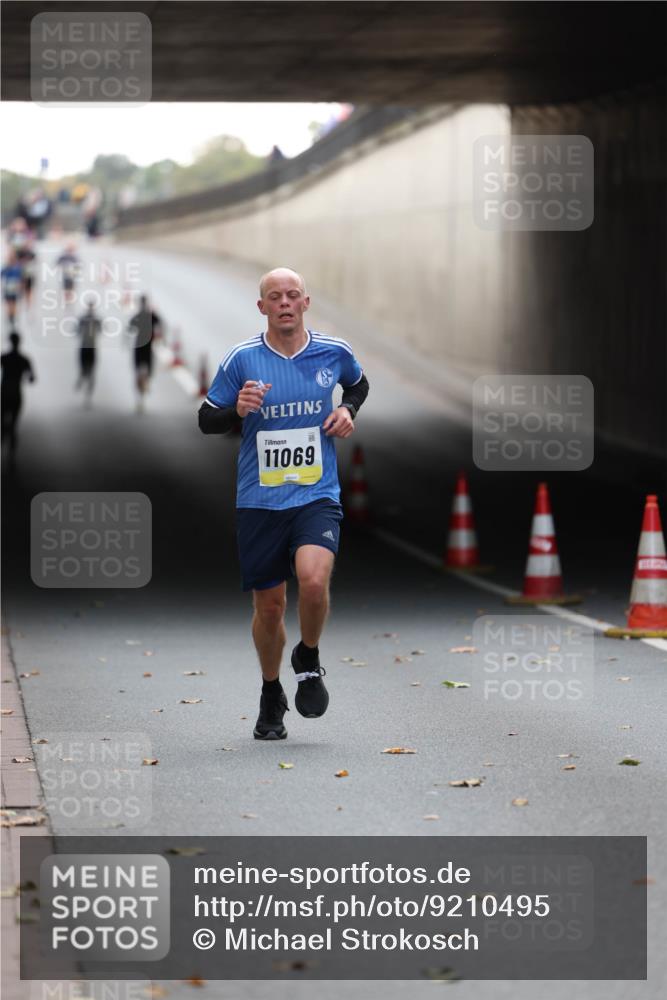 05.10.2025 - 20. swb-Marathon Bremen Michael Strokosch http://msf.ph/oto/9210495 05.10.2025 10:36:49 Laufen 11069 meine-sportfotos.de