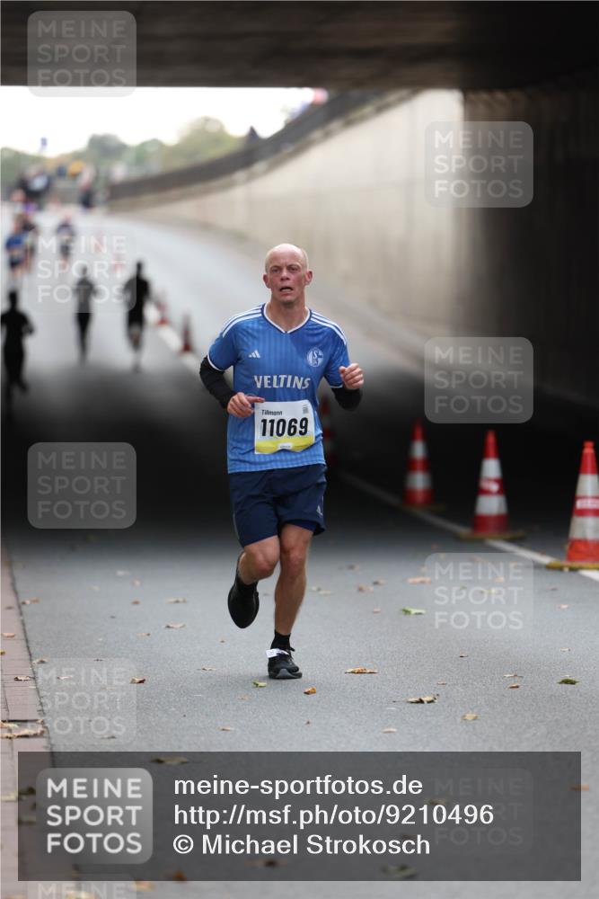 05.10.2025 - 20. swb-Marathon Bremen Michael Strokosch http://msf.ph/oto/9210496 05.10.2025 10:36:49 Laufen 11069 meine-sportfotos.de