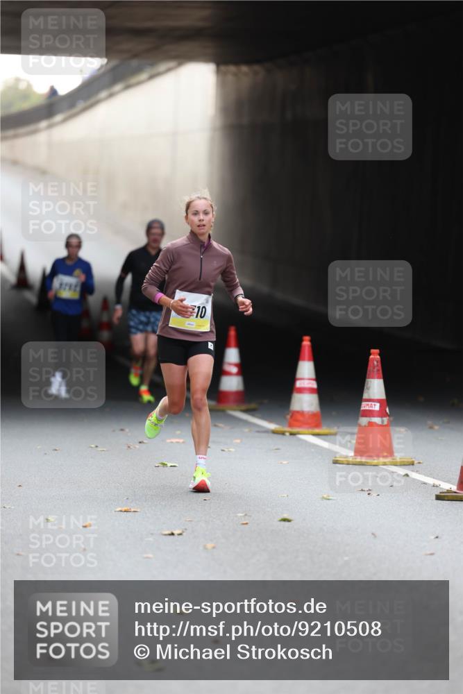 05.10.2025 - 20. swb-Marathon Bremen Michael Strokosch http://msf.ph/oto/9210508 05.10.2025 10:37:01 Laufen 10 meine-sportfotos.de