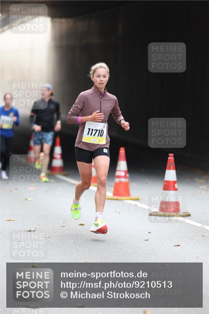 05.10.2025 - 20. swb-Marathon Bremen Michael Strokosch http://msf.ph/oto/9210513 05.10.2025 10:37:02 Laufen 11710 meine-sportfotos.de