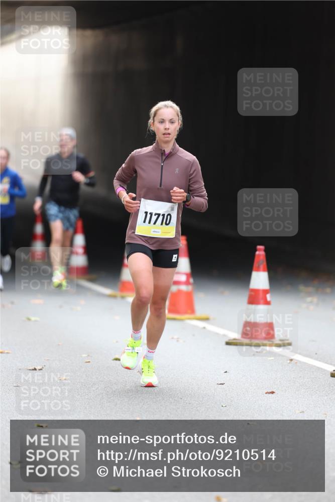 05.10.2025 - 20. swb-Marathon Bremen Michael Strokosch http://msf.ph/oto/9210514 05.10.2025 10:37:02 Laufen 11710 meine-sportfotos.de
