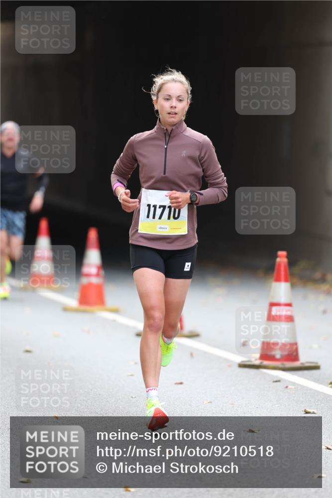 05.10.2025 - 20. swb-Marathon Bremen Michael Strokosch http://msf.ph/oto/9210518 05.10.2025 10:37:03 Laufen 11710, 135 meine-sportfotos.de