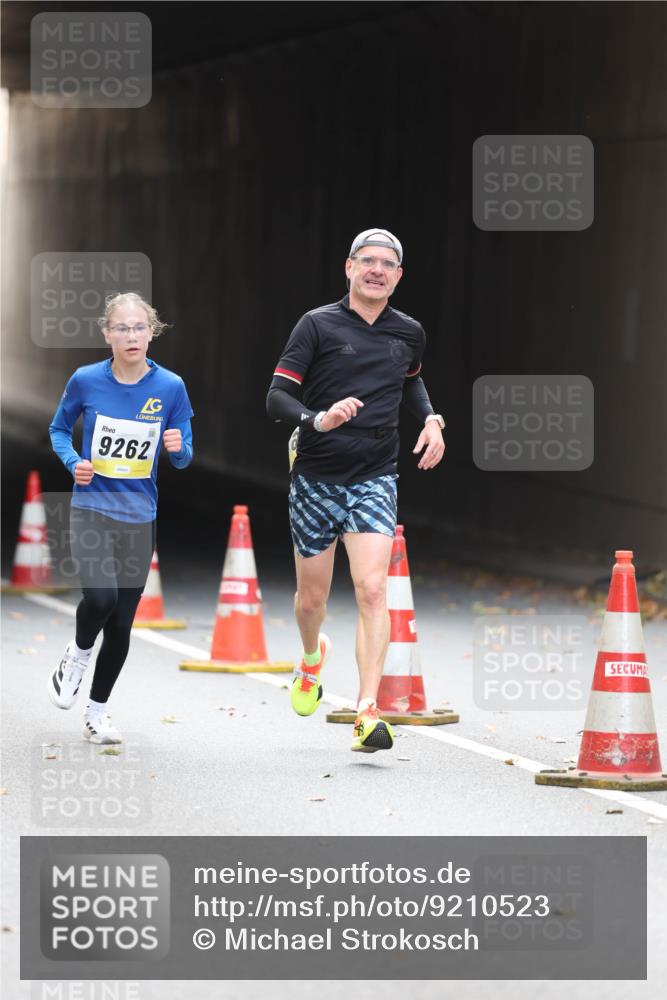05.10.2025 - 20. swb-Marathon Bremen Michael Strokosch http://msf.ph/oto/9210523 05.10.2025 10:37:05 Laufen 9262 meine-sportfotos.de