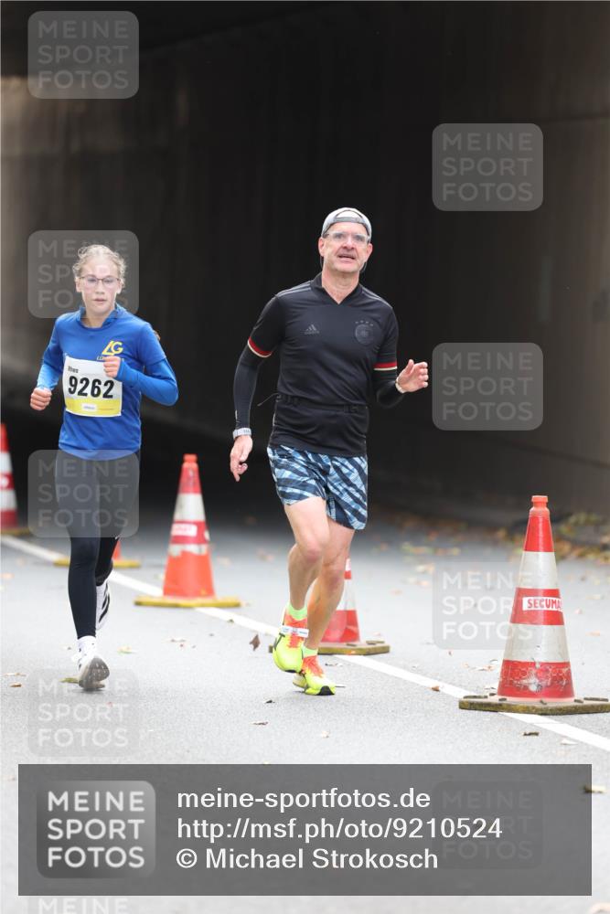 05.10.2025 - 20. swb-Marathon Bremen Michael Strokosch http://msf.ph/oto/9210524 05.10.2025 10:37:06 Laufen 9262 meine-sportfotos.de