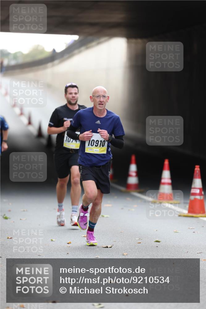 05.10.2025 - 20. swb-Marathon Bremen Michael Strokosch http://msf.ph/oto/9210534 05.10.2025 10:37:13 Laufen 10910 meine-sportfotos.de