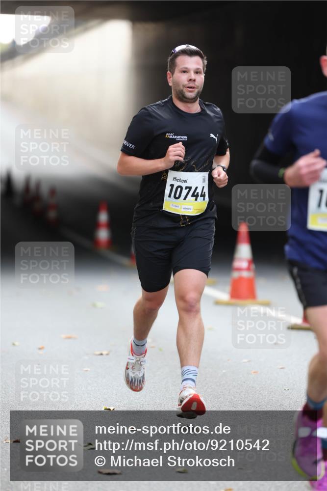 05.10.2025 - 20. swb-Marathon Bremen Michael Strokosch http://msf.ph/oto/9210542 05.10.2025 10:37:15 Laufen 10744, 02340, 1 meine-sportfotos.de