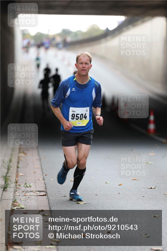 05.10.2025 - 20. swb-Marathon Bremen Michael Strokosch http://msf.ph/oto/9210543 05.10.2025 10:37:16 Laufen 9504 meine-sportfotos.de