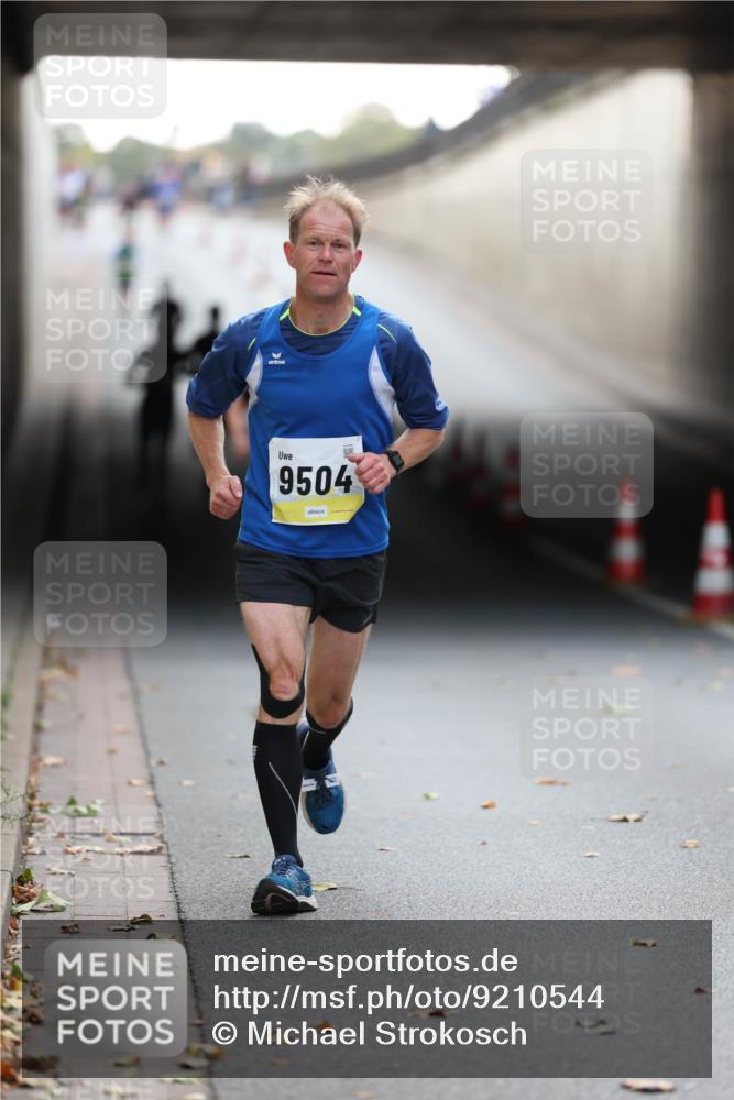 05.10.2025 - 20. swb-Marathon Bremen Michael Strokosch http://msf.ph/oto/9210544 05.10.2025 10:37:16 Laufen 9504 meine-sportfotos.de