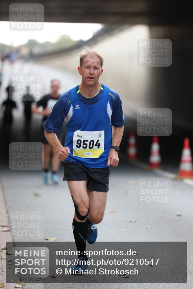 05.10.2025 - 20. swb-Marathon Bremen Michael Strokosch http://msf.ph/oto/9210547 05.10.2025 10:37:17 Laufen 9504 meine-sportfotos.de
