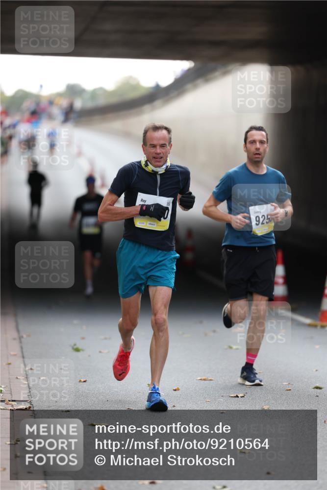 05.10.2025 - 20. swb-Marathon Bremen Michael Strokosch http://msf.ph/oto/9210564 05.10.2025 10:37:27 Laufen 925 meine-sportfotos.de