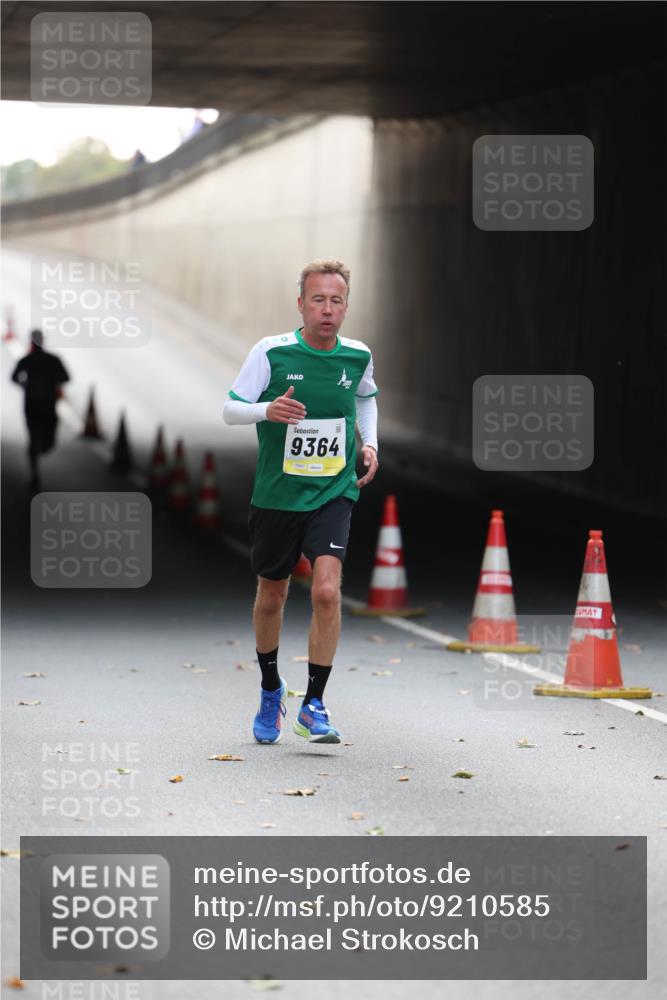 05.10.2025 - 20. swb-Marathon Bremen Michael Strokosch http://msf.ph/oto/9210585 05.10.2025 10:37:41 Laufen 9364 meine-sportfotos.de