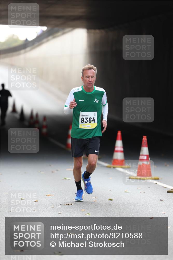 05.10.2025 - 20. swb-Marathon Bremen Michael Strokosch http://msf.ph/oto/9210588 05.10.2025 10:37:41 Laufen 9364 meine-sportfotos.de