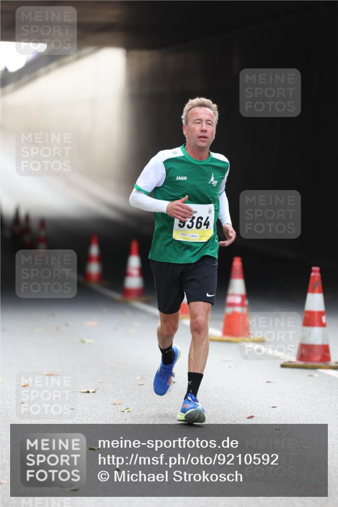 05.10.2025 - 20. swb-Marathon Bremen Michael Strokosch http://msf.ph/oto/9210592 05.10.2025 10:37:42 Laufen 02657, 364 meine-sportfotos.de